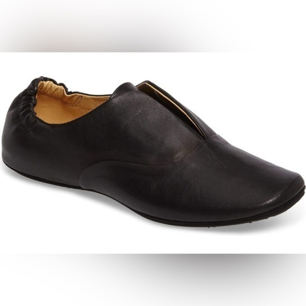 Chocolat Blu Mario - Dimensional Slip On Flat - Black Leather Size 9